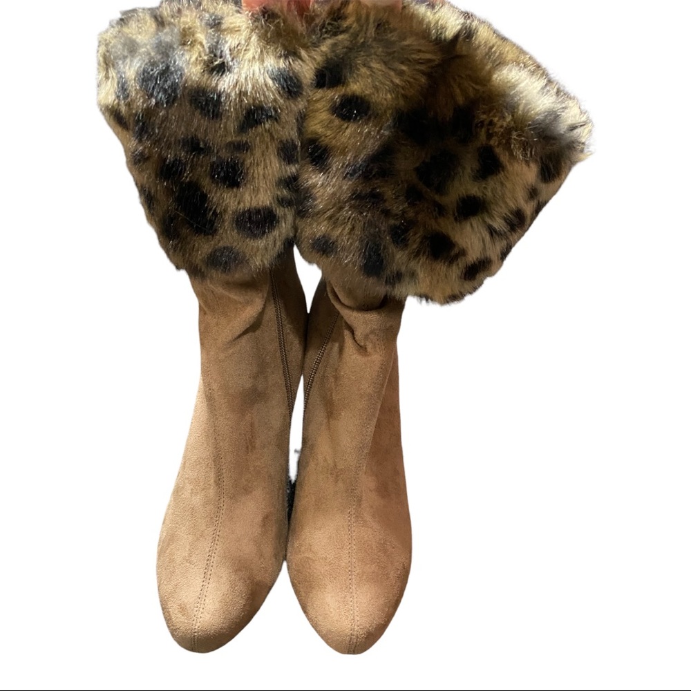 Faux fur cuff cheetah print suede high heel booties size 7
